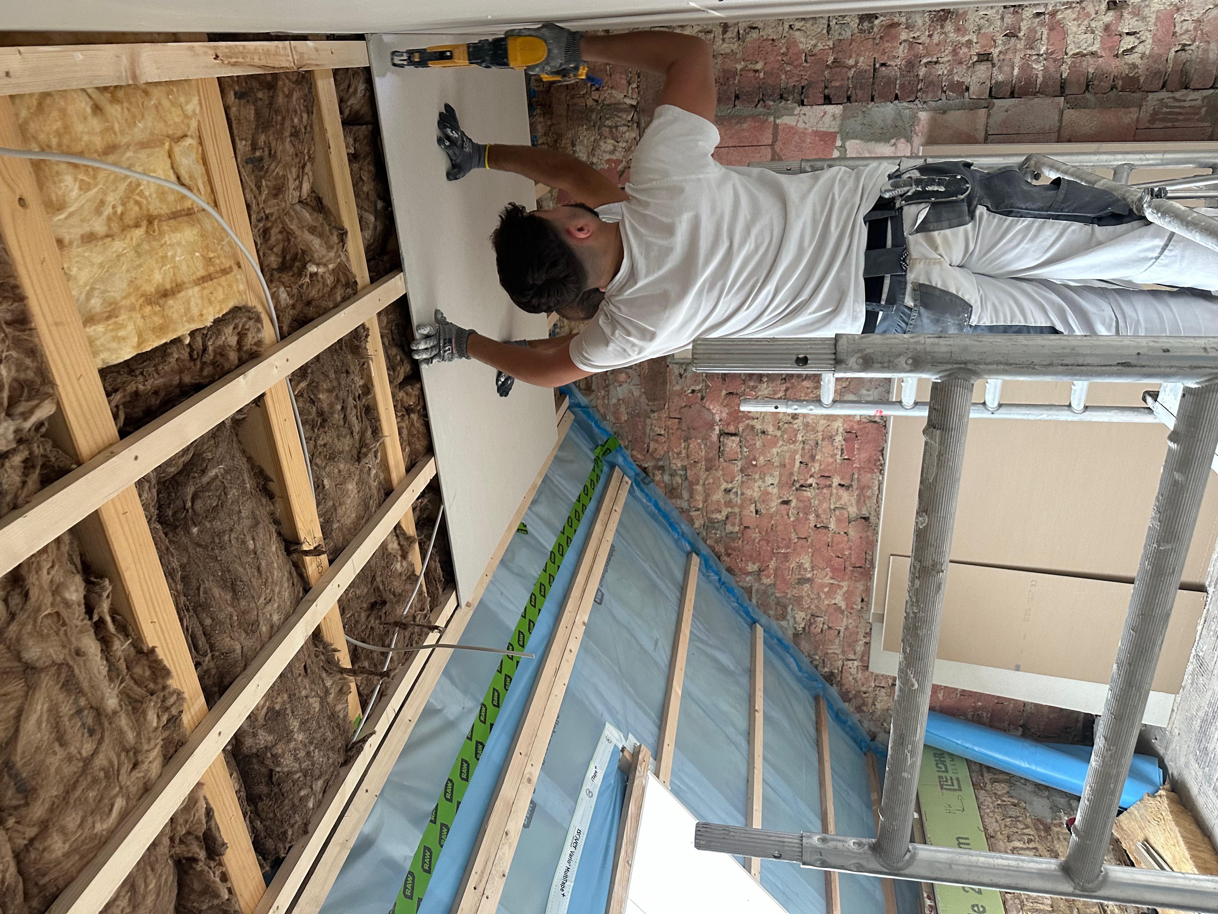 Trockenbau Selimi Team bei der Arbeit